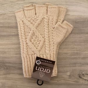 Fingerless gloves
